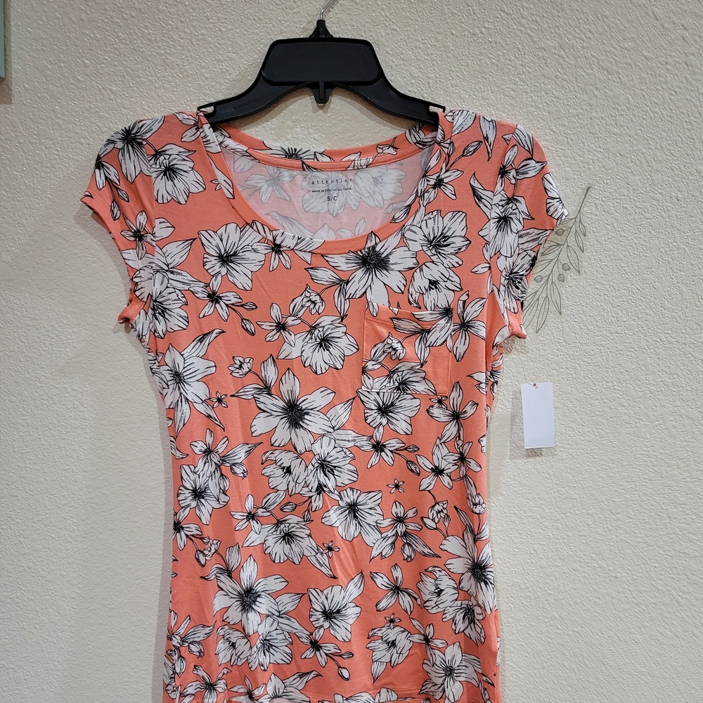 Attention Floral Print Women's Top - Coral Size S - NWT